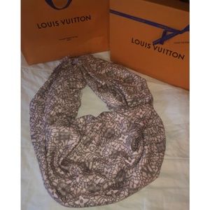 Louis Vuitton Monogram Shawl Rose Poudre Floral